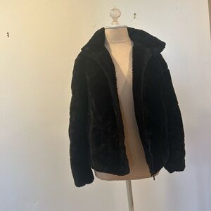 Zara Women’s Black Faux Fur Jacket. EUC